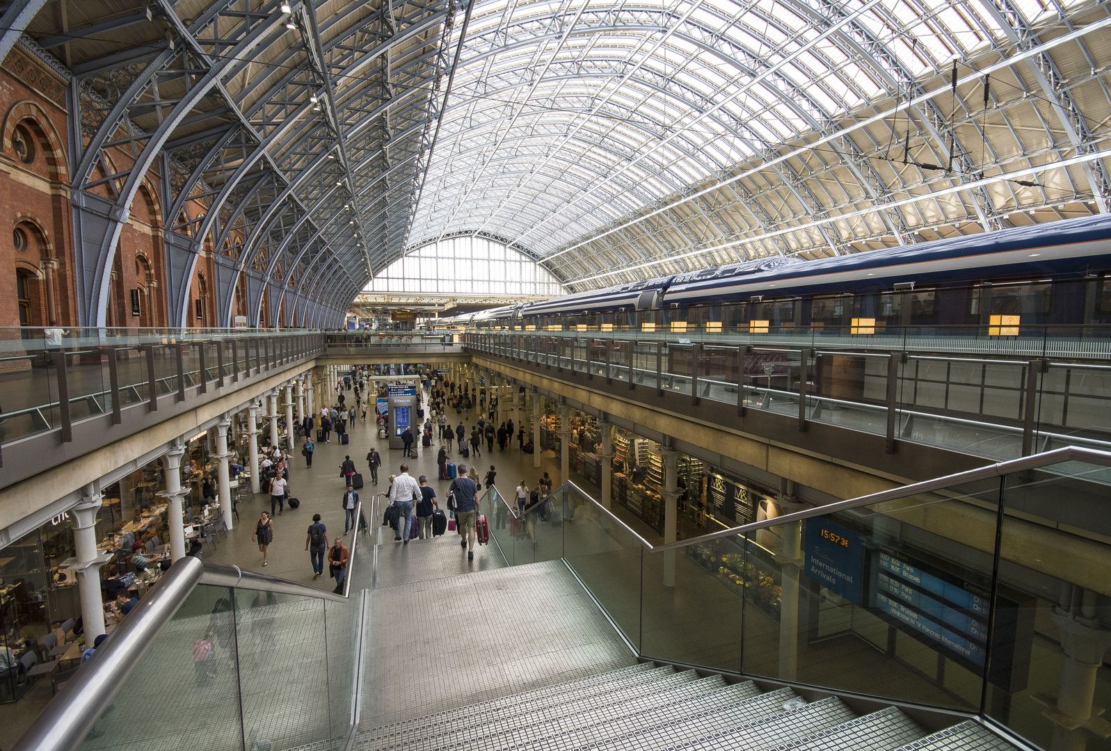 London - St Pancras International Railway Station - 02