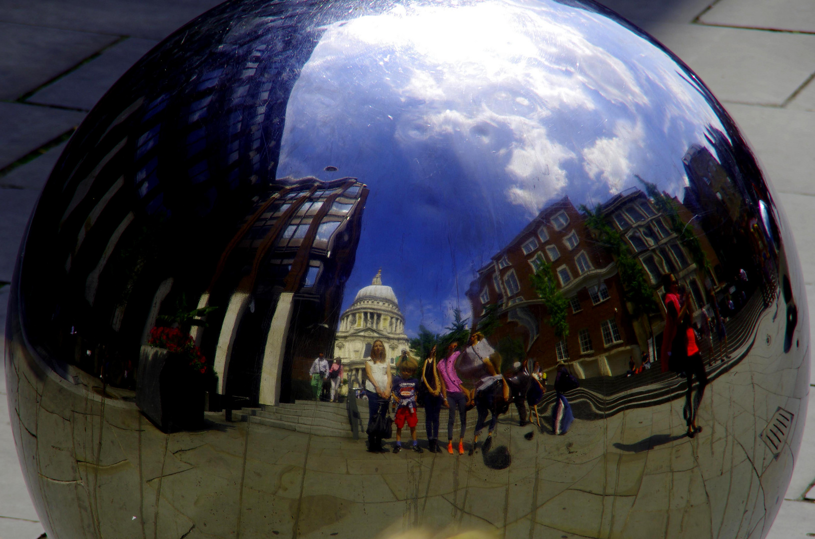 London St. Paul Cathedral Spiegelung, wir