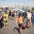 London - Thames - Millenium Bridge - 01