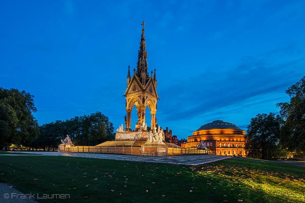 London - The Albert Memorial mit Royal Albert Hall