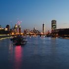 London - the Themse in the evening