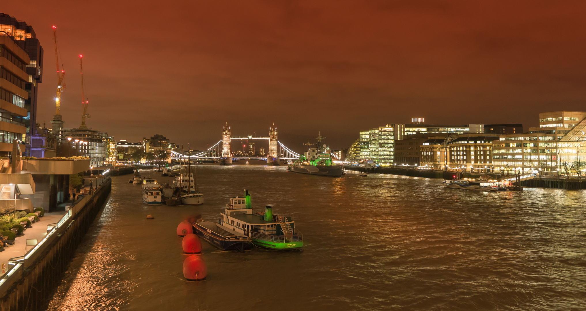 London Themse mit Tower Bridge bei Nacht