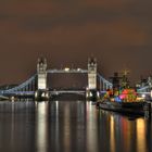 London Tower Bridge bei Nacht HDR