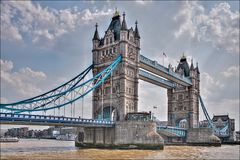 London - Tower Bridge (HDR) (2)