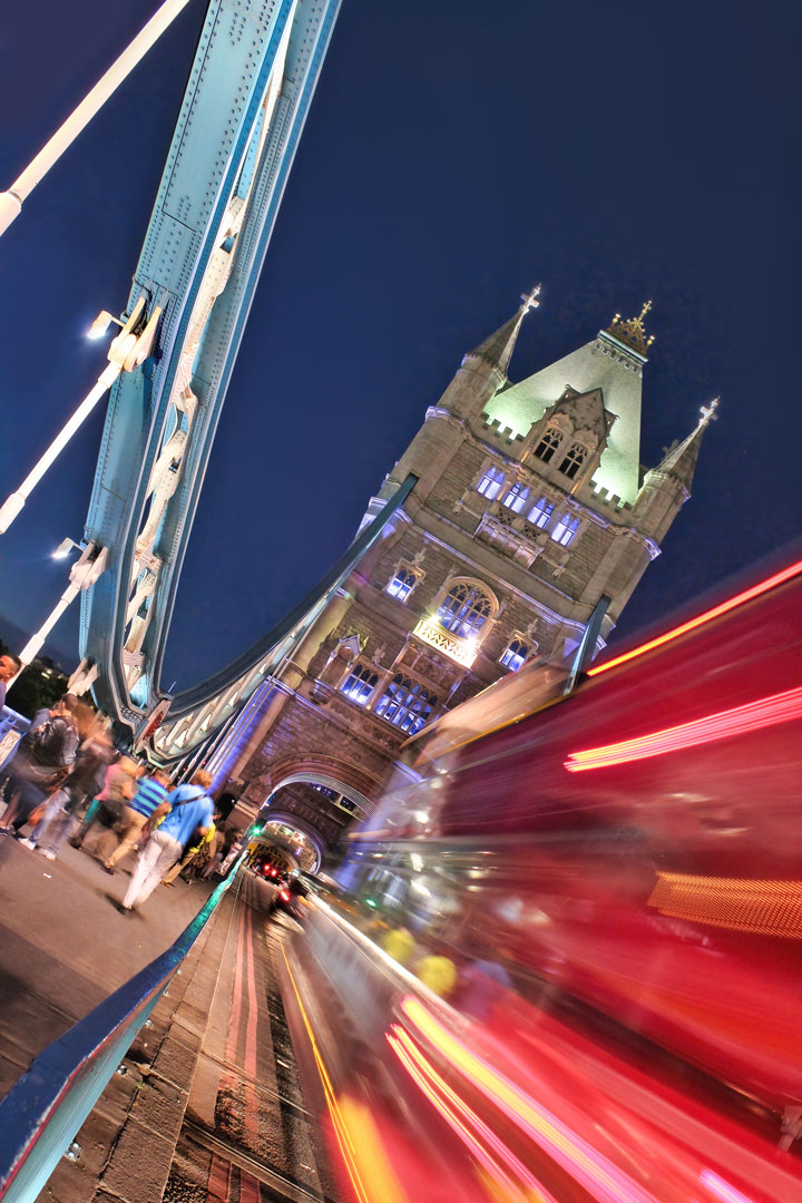 London, Towerbridge bei Nacht