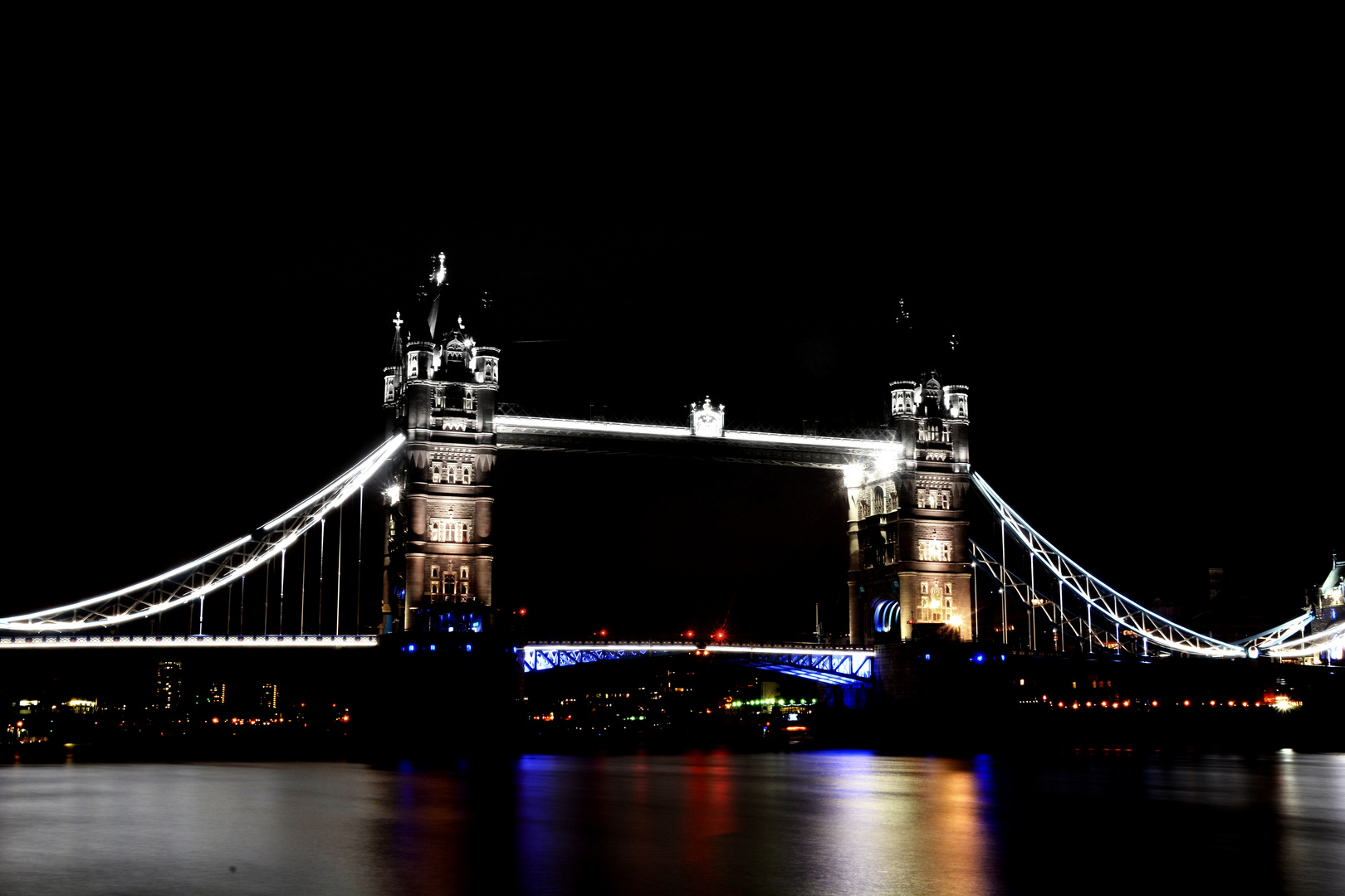 London Towerbridge bei Nacht