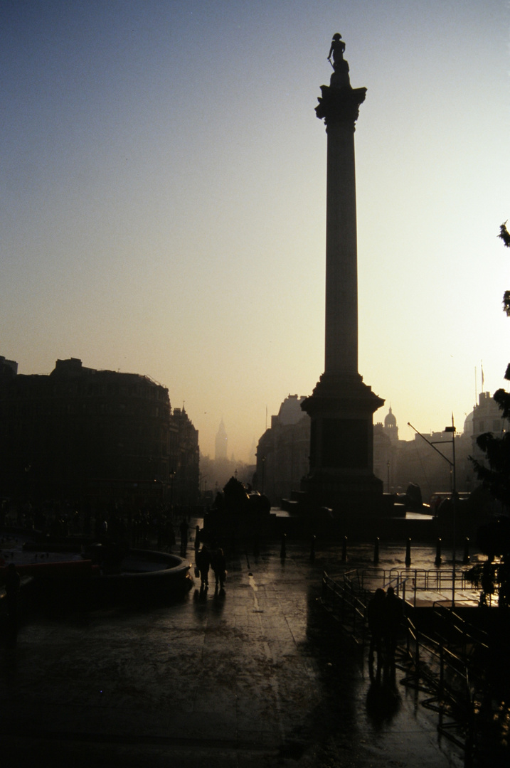 London - Trafalga Square - 1991
