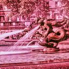 LONDON - Trafalgar Square - Brunnen