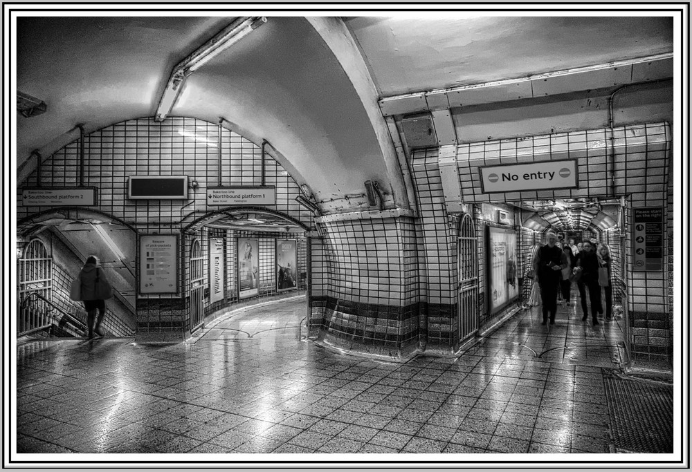 London Tube, Piccadilly Circus