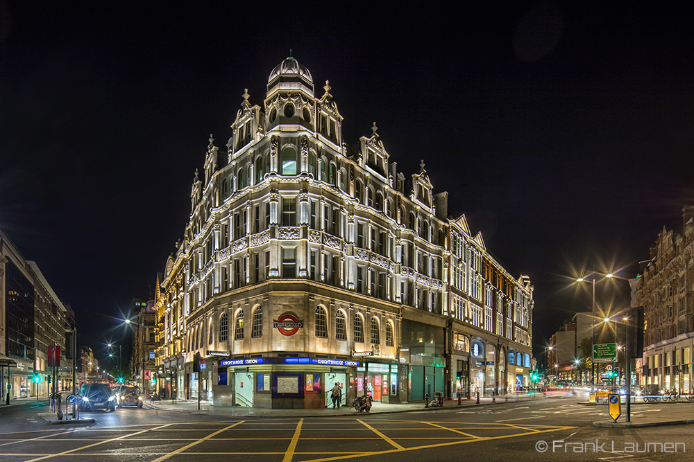 London - U-Bahn Station Knightsbridge