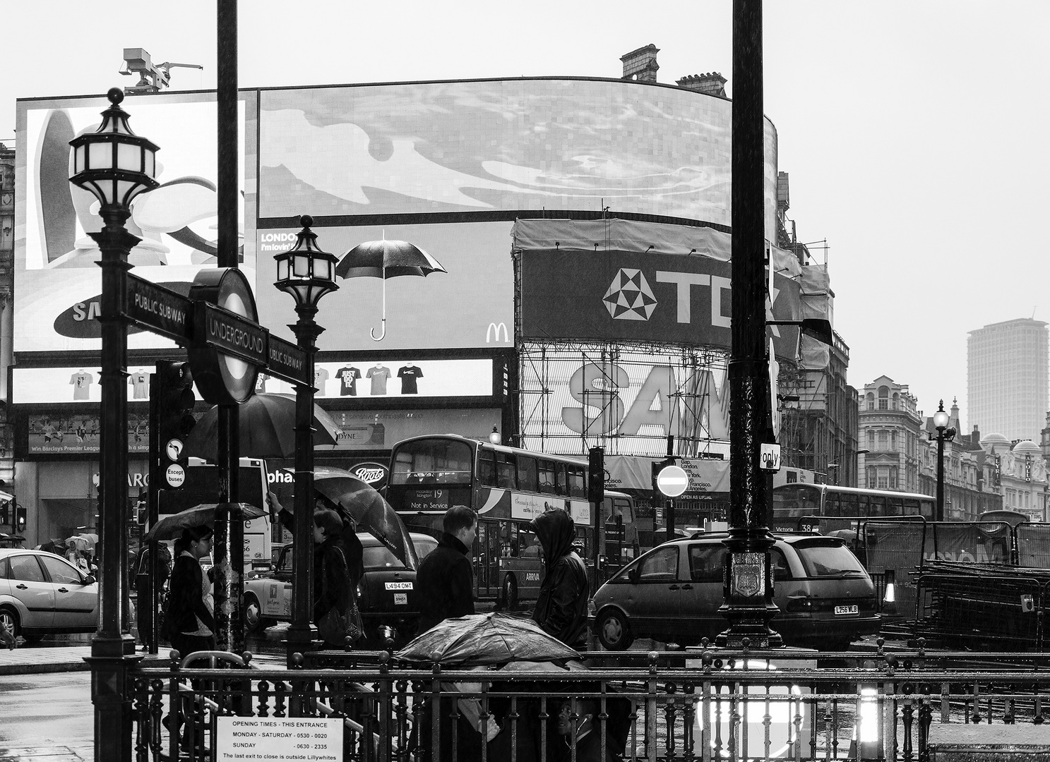 London (UK) - Piccadilly Circus