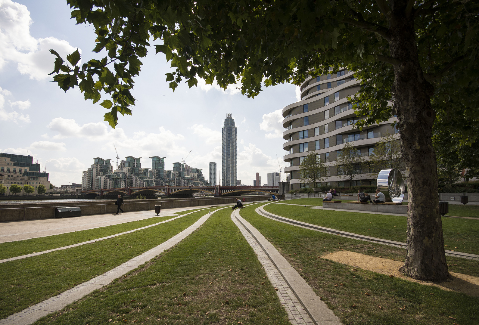 London - Vauxhall - Riverside Walk Gardens With Vauxhall Bridge and MI6 Headquarter