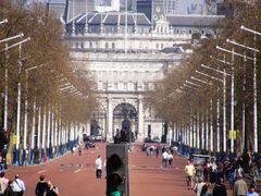 London: Zoom-Effekt vom Buckingham-Palast