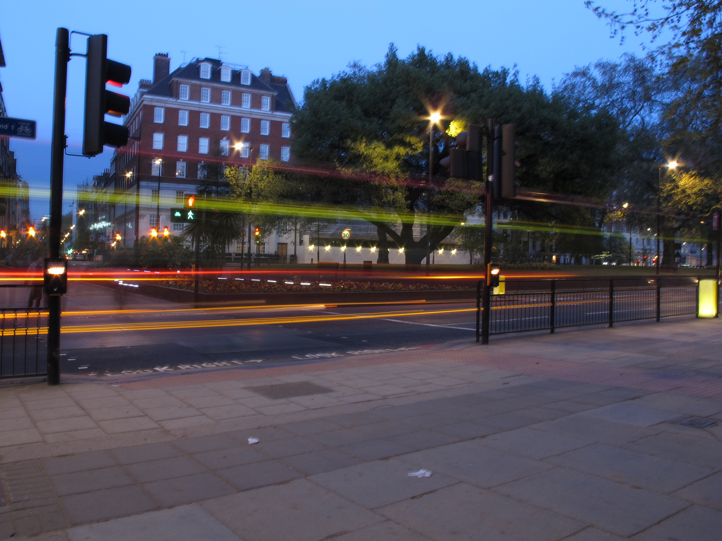 London's busy city - Hyde Park