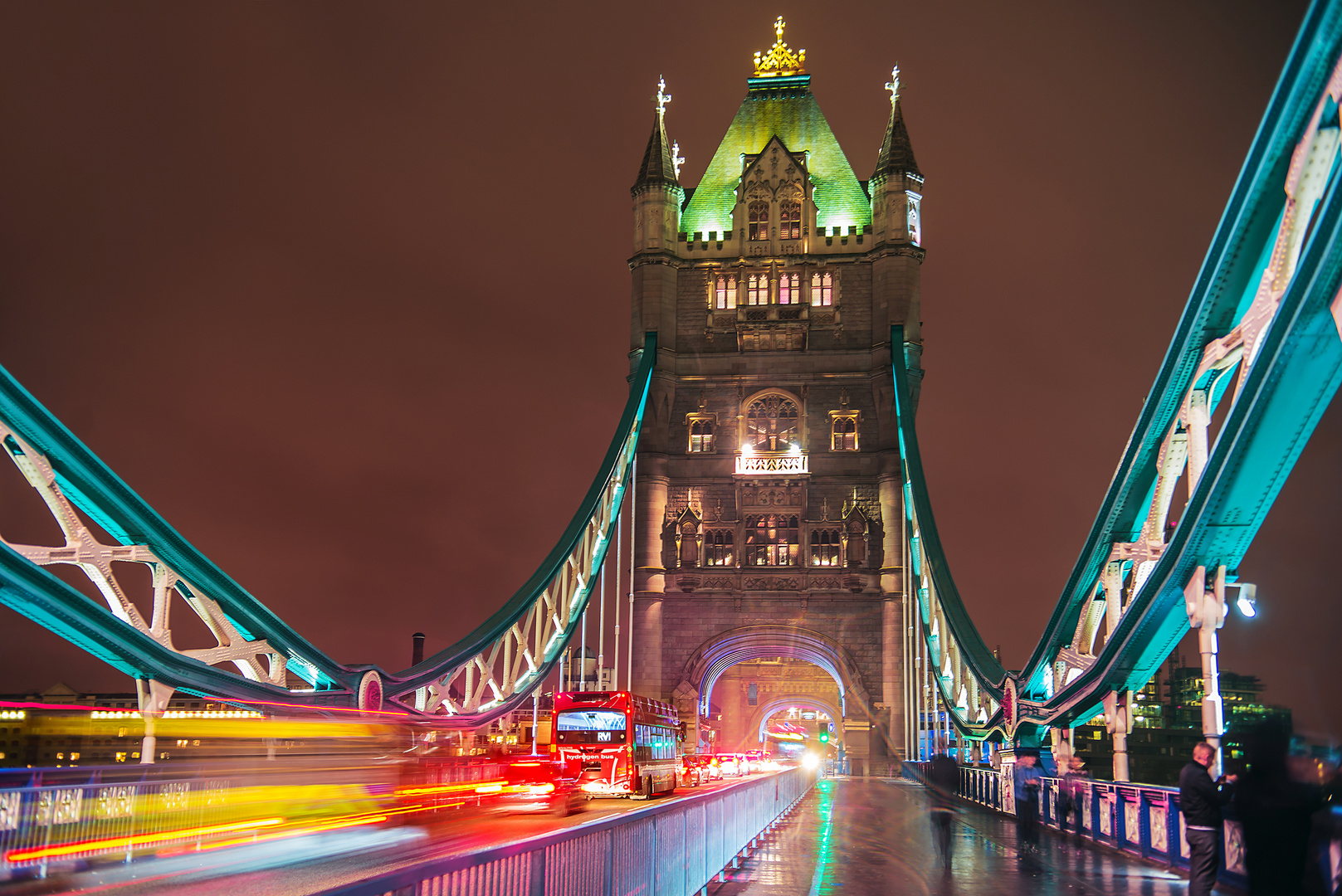 London´s Tower Bridge by night