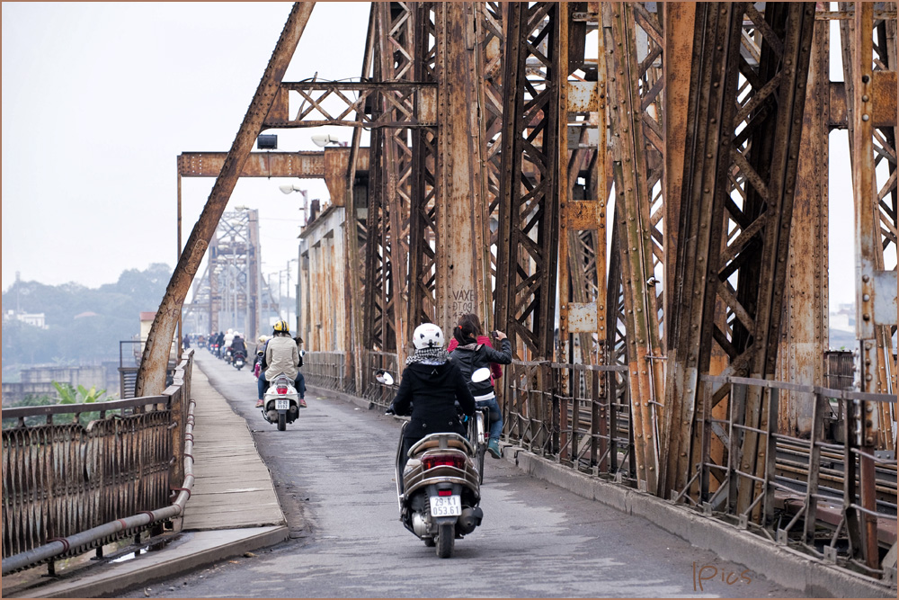 Long Bien Bridge