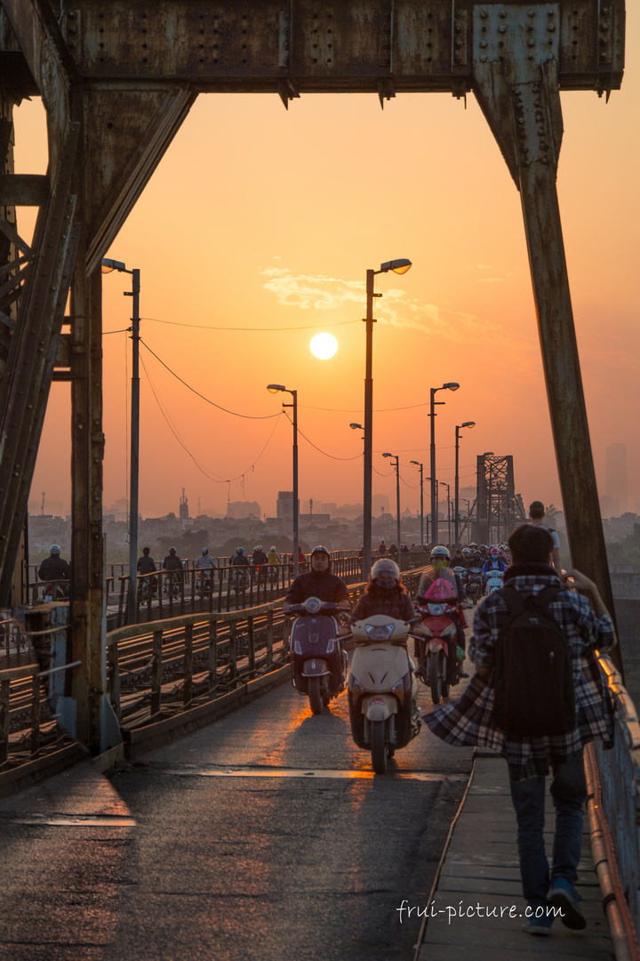 Long Bien Brücke in Hanoi