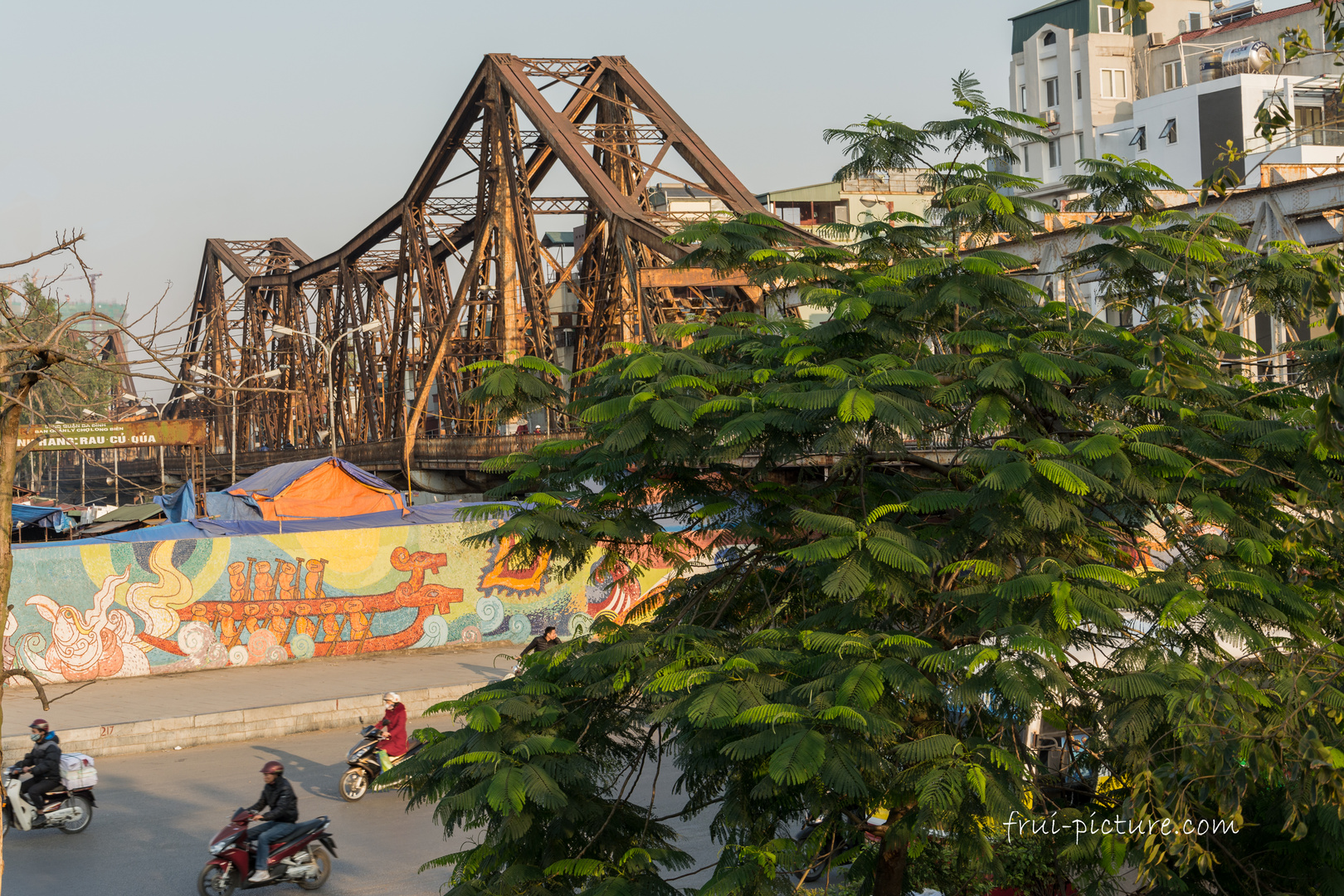 Long Bien Brücke in Hanoi