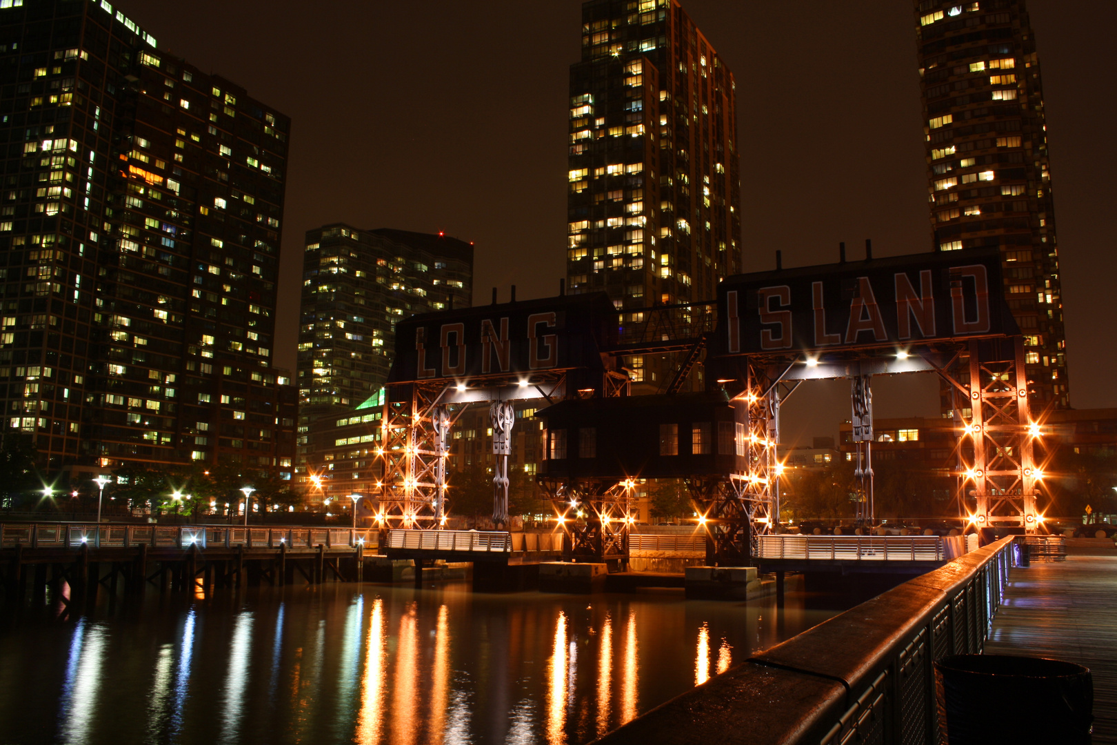 Long Island City / Queens at night