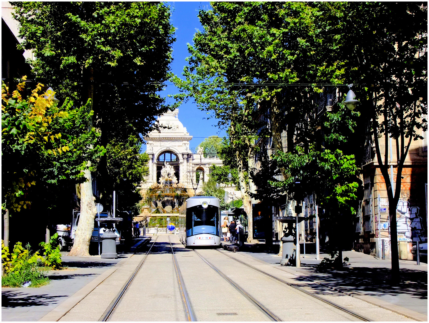 Longchamp côté tram