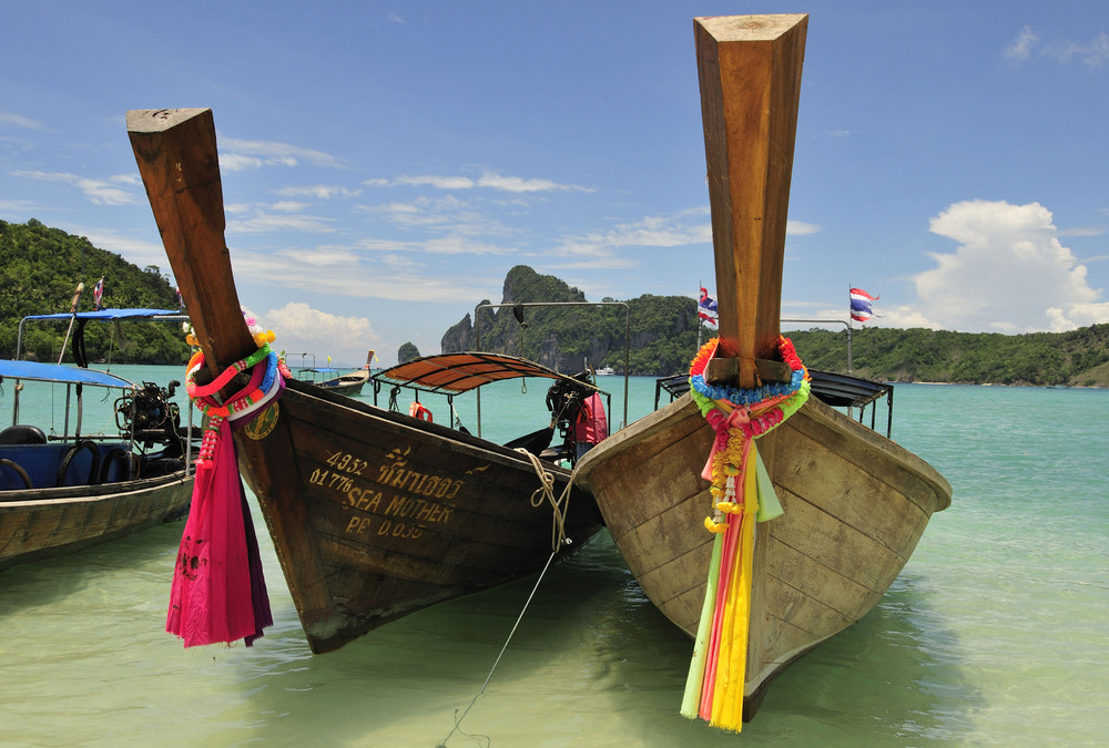 Longtail Boats auf Phi Phi Island