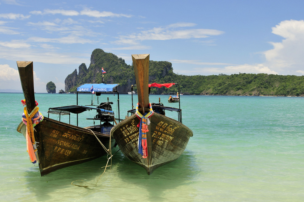 Longtail Boats auf Phi Phi Island