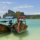 Longtail Boats auf Phi Phi Island