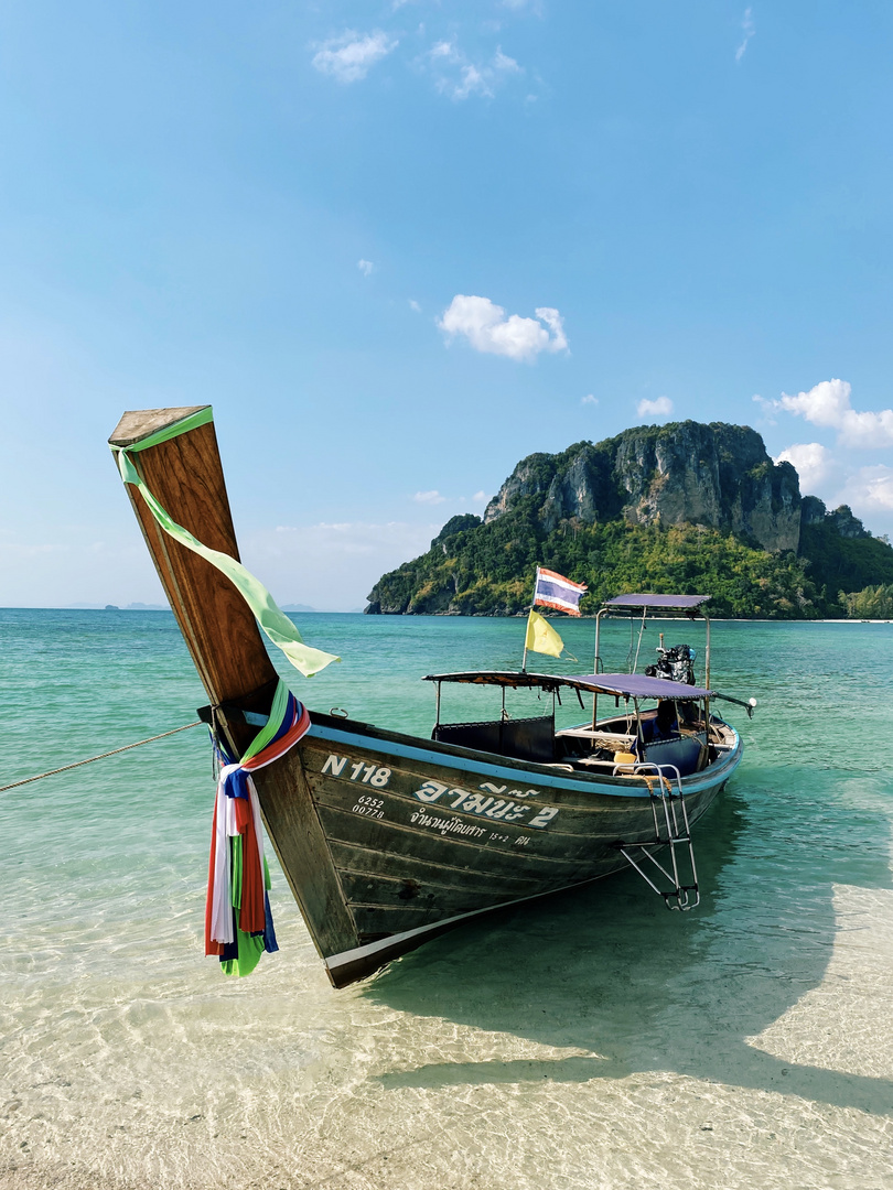 Longtail-Boot am Strand