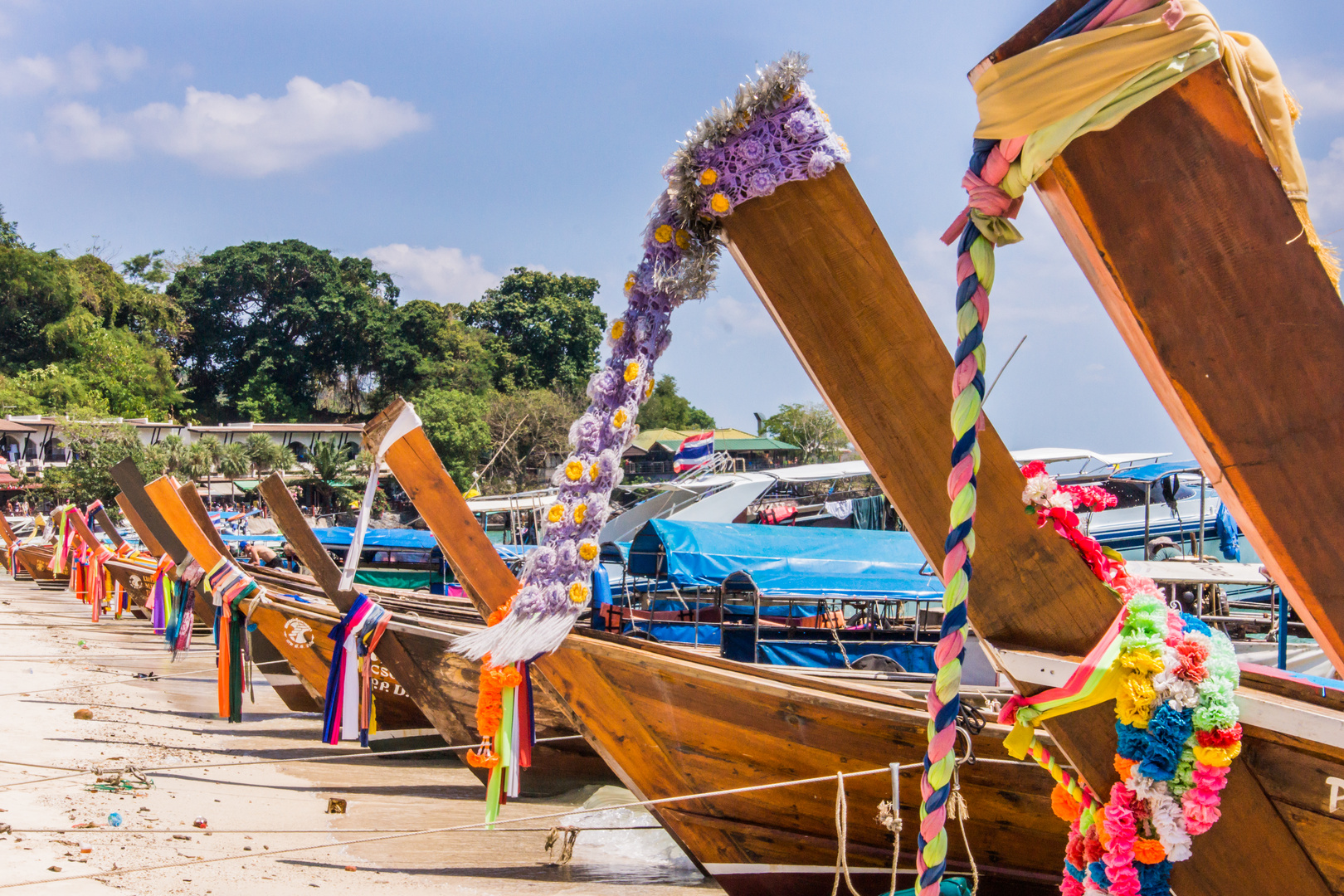 Longtail-Boote - Phi Phi Don/Südthailand