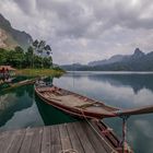 Longtailboat auf dem Cheow Lan Lake