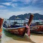 Longtailboote auf Ko Phi Phi