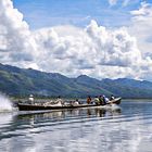 "Longue queue" sur le lac Inle