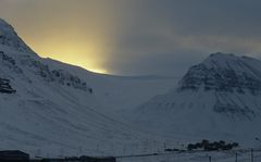 Longyearbyen im Spätwinter