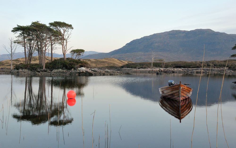 Lonley Boat in Scotland (02.2008)