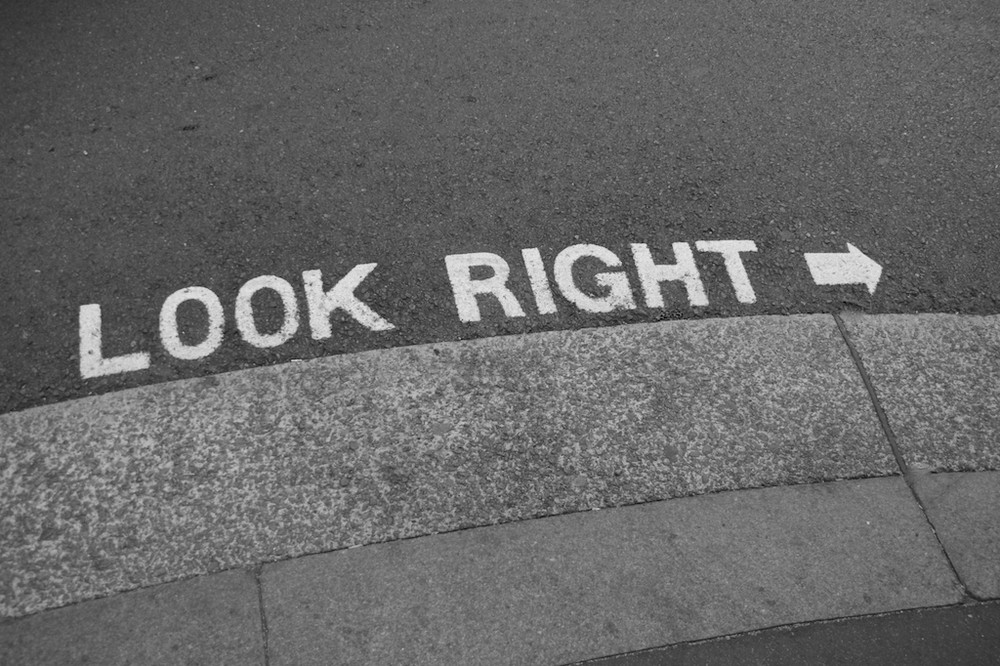 Look Right ->