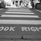 look right, look left