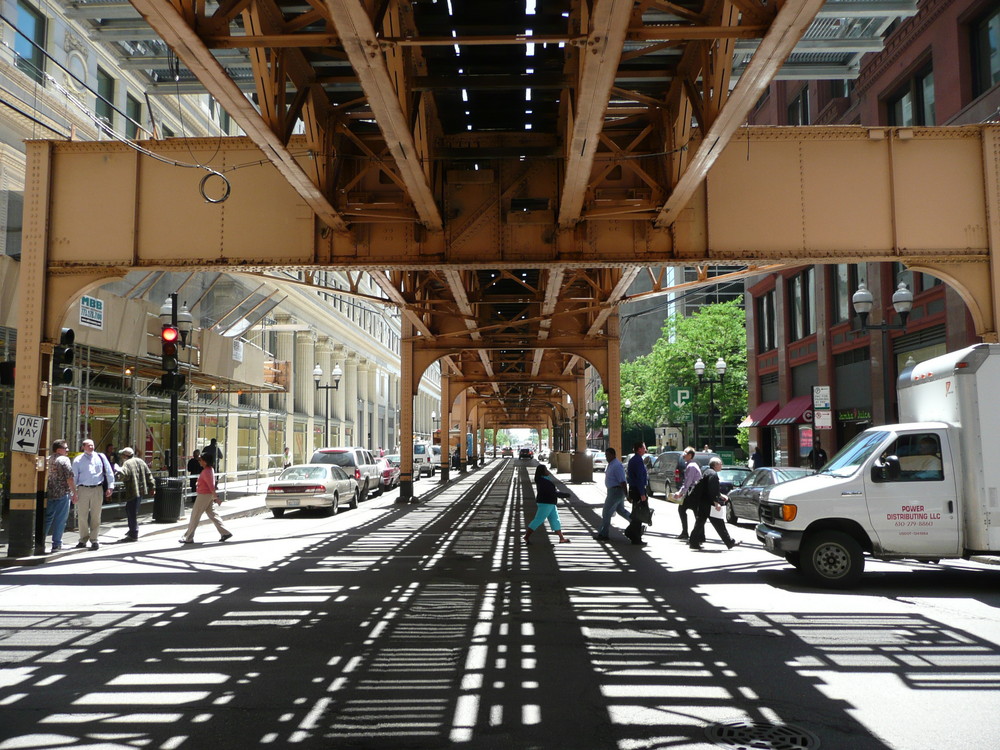 "Loop" , sog. Hochbahn in Chicago rund um Downtown