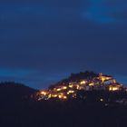 L'ora blu cede il passo alla notte ... The blue hour gives way to the night ...