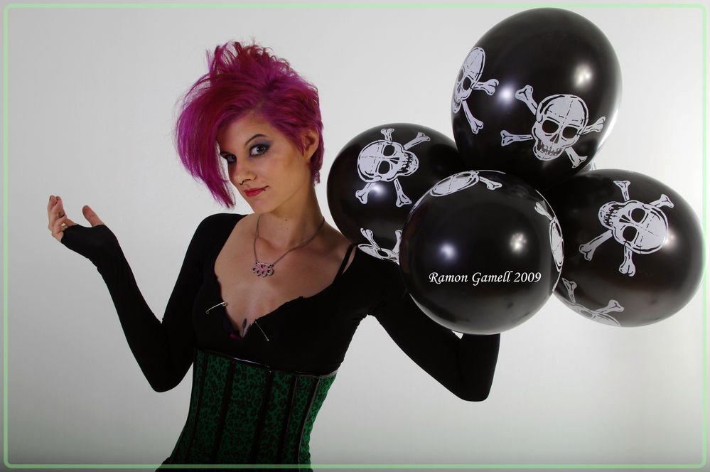 Lorena - Bailando con "globos" ...