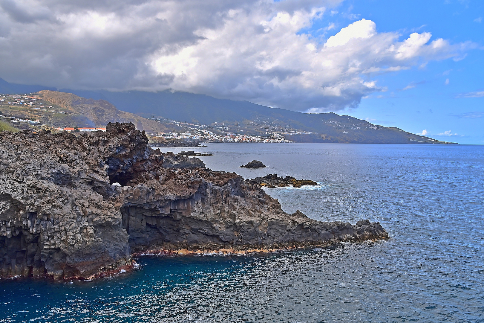 Los Cancajos / La Palma / im Hintergrund Santa Cruz de La Palma