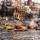 Los colores de la vida y la muerte en el rio sagrado