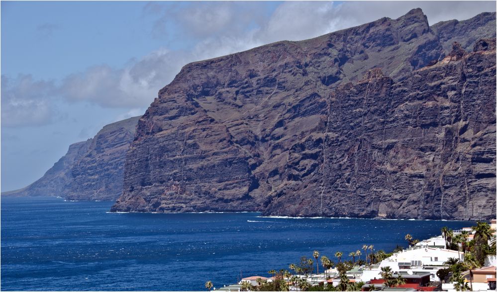 LOS GIGANTES