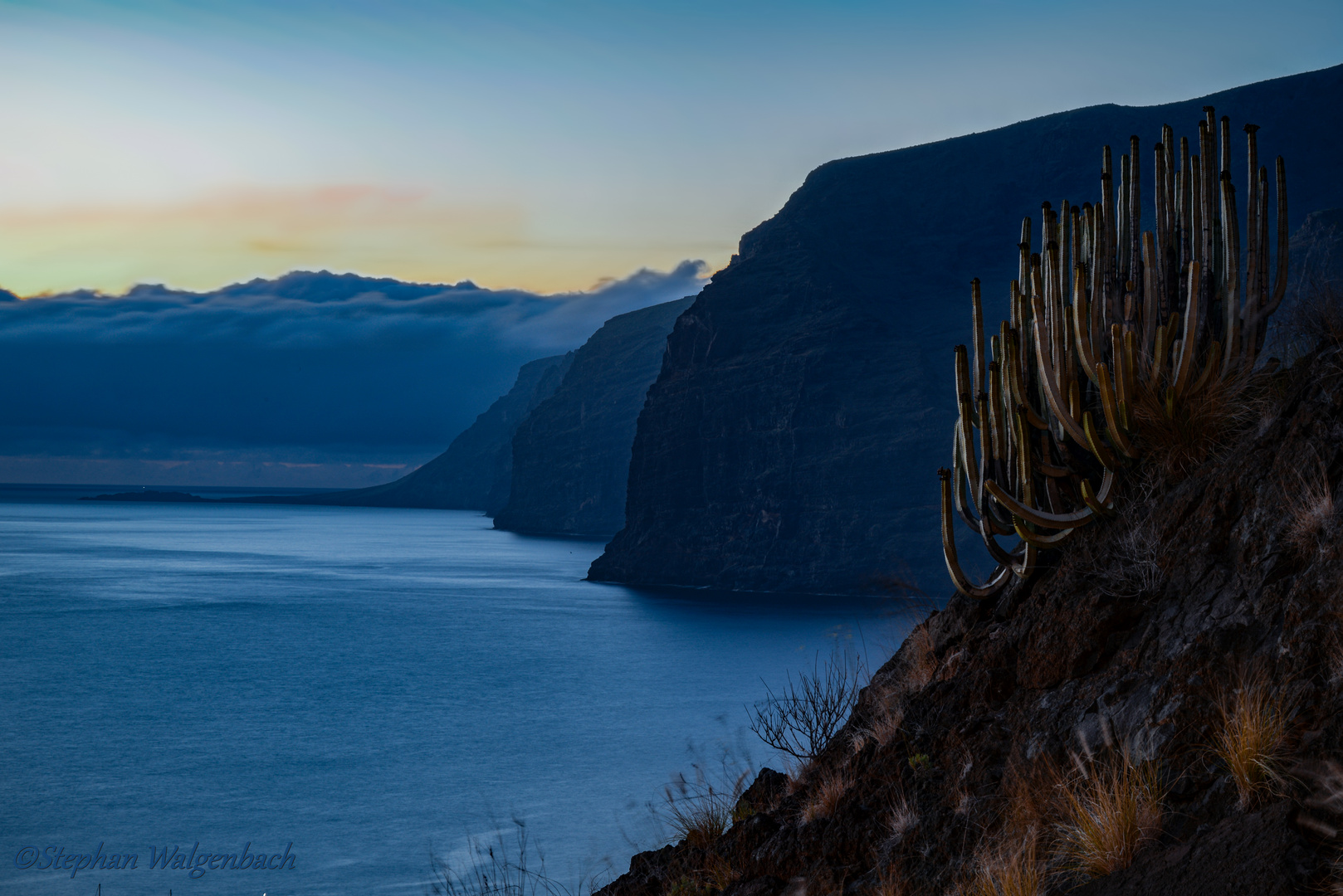 Los Gigantos in der blauen Stunde