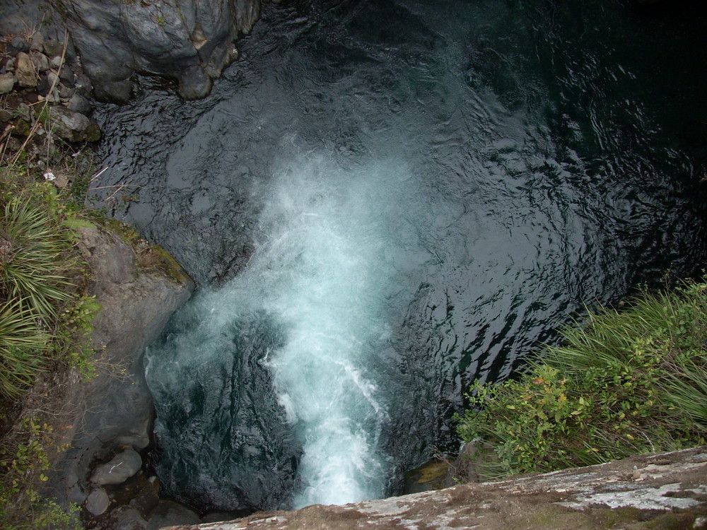 Los Lleuques, Camino Termas de Chillàn (Chile)2