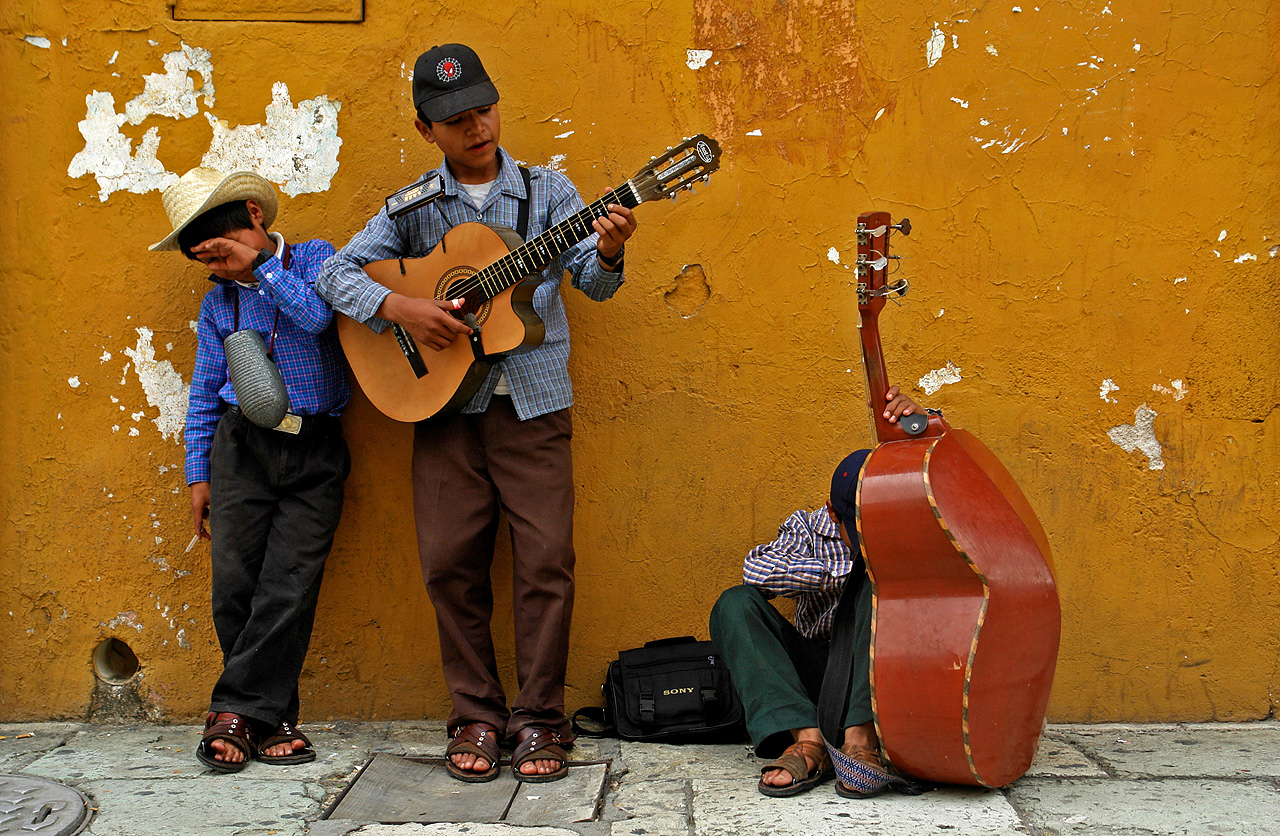 Los Mariachis Pequeños