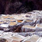 Los miles de pozas de las salinas forman espectaculares andenes.