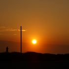 los primeros rayos del sol al iniciar el dia