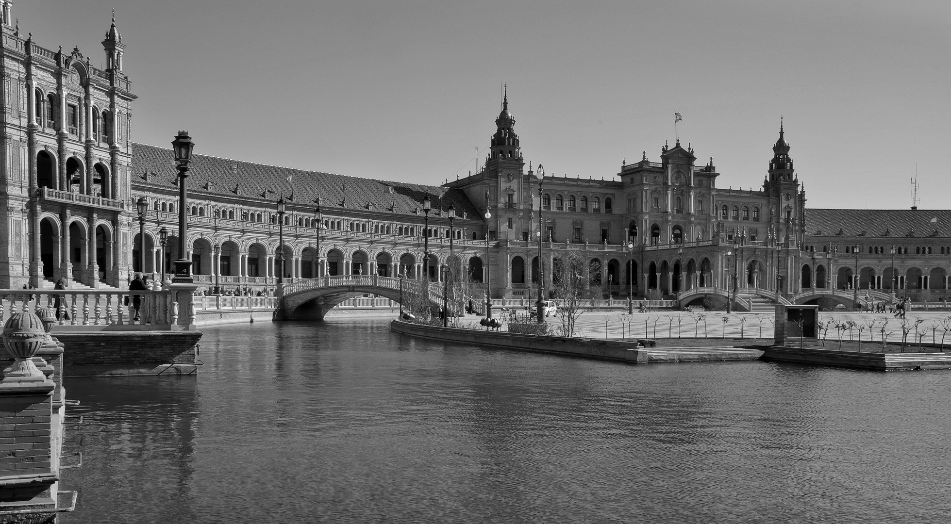 LOS PUENTES DE LA PLAZA DE ESPAÑA (Versión en b.n.)