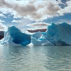 los témpanos en el Lago Argentino cerca del glaciar Uppsala