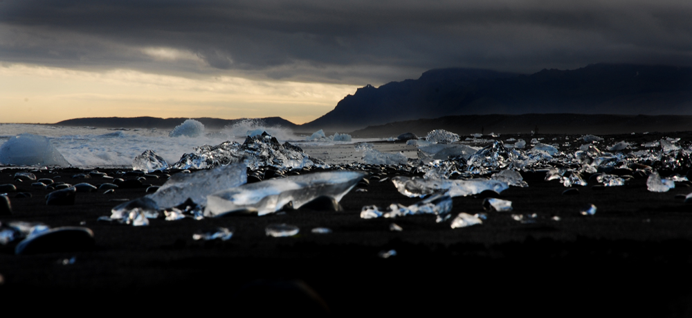 LOST IN ICELAND (3)